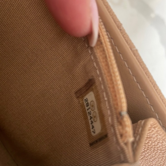 ✨CHANEL WALLET ✨ - Picture 11 of 17